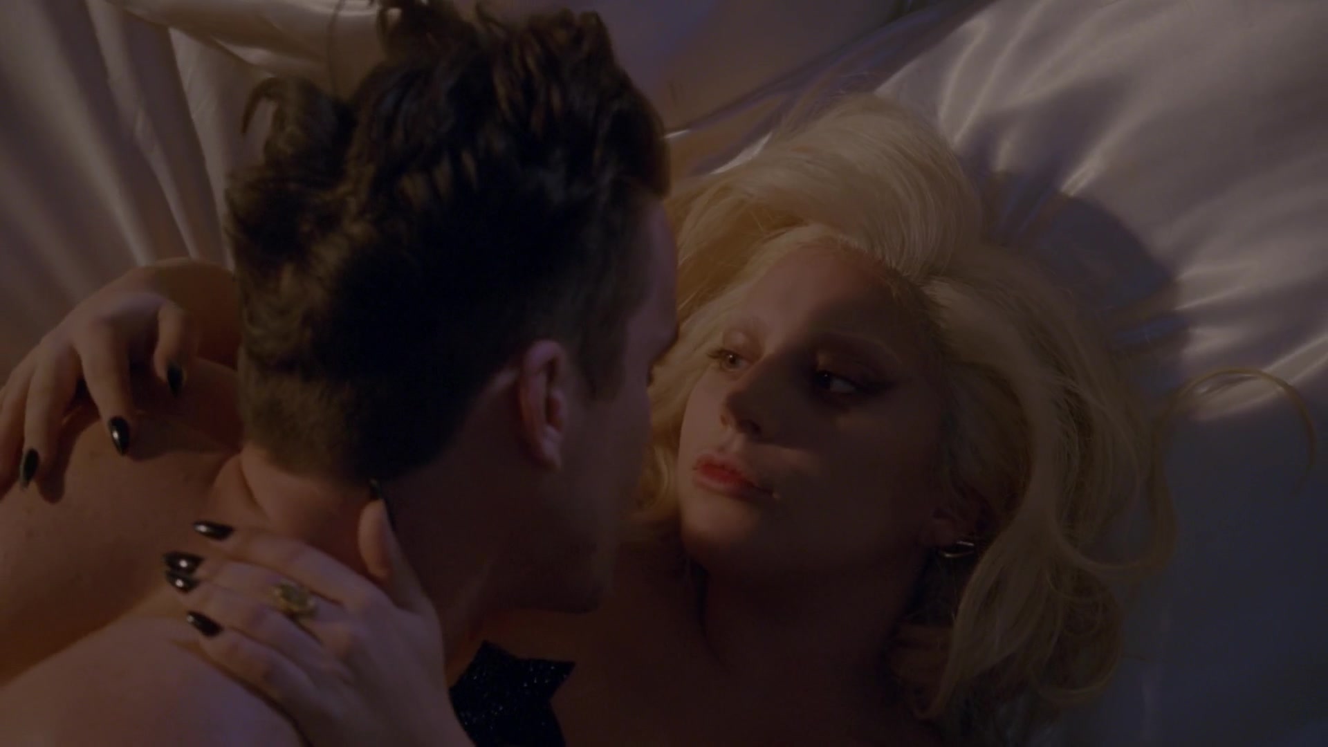 Lady Gaga in American Horror Story S5 E9