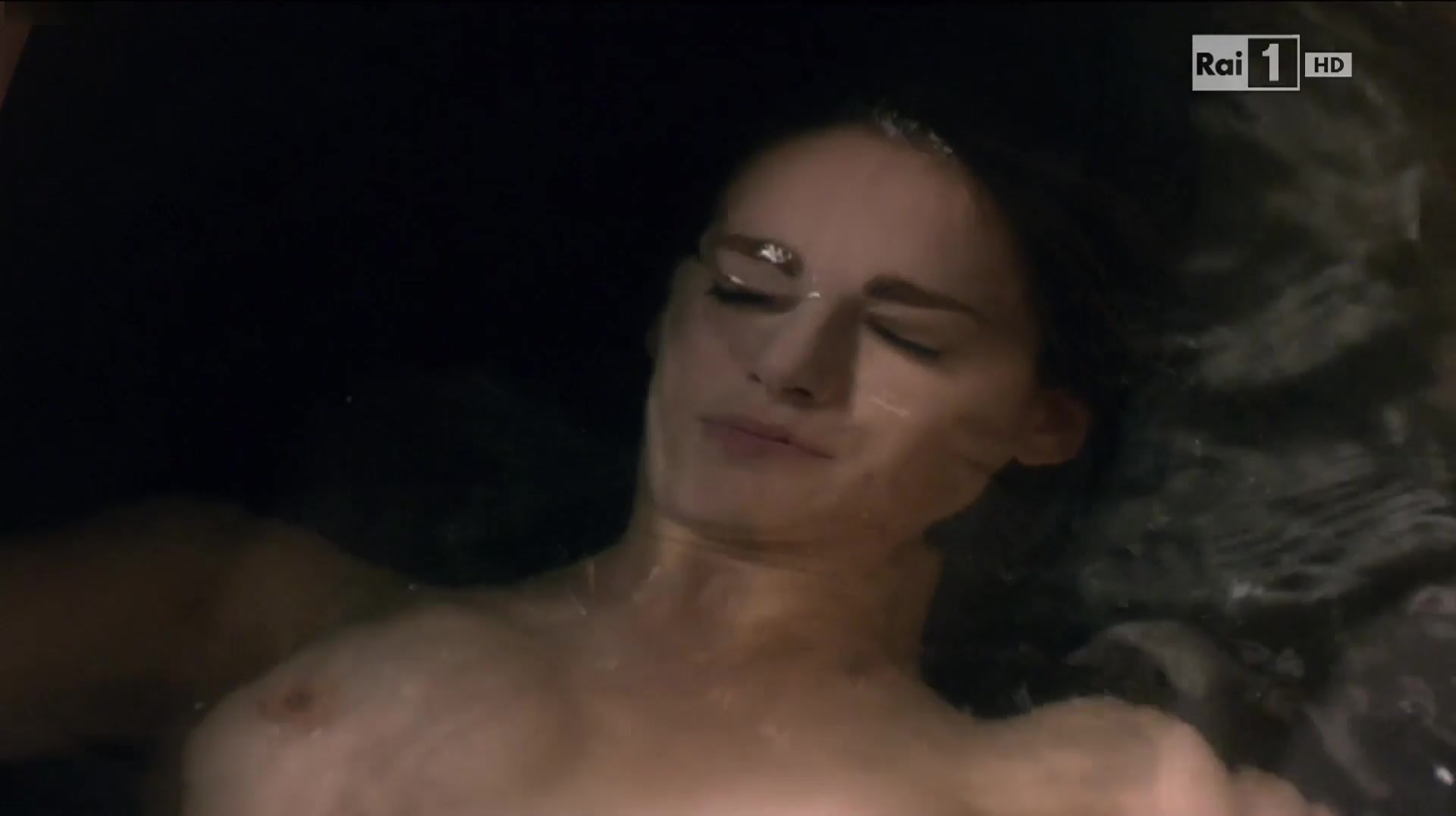 Miriam Leone - La Dama Velata s01e01 (2015) Naked actress in a movie scene