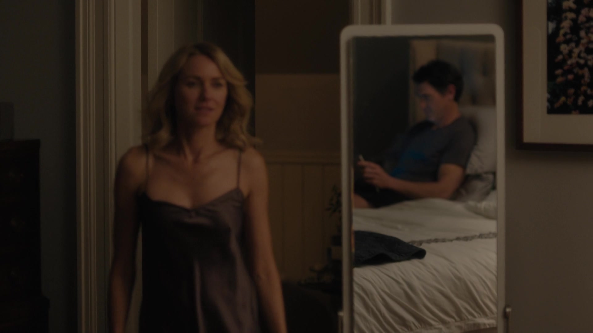 Naomi Watts - Gypsy s01e01 (2017) Naked of staging scene