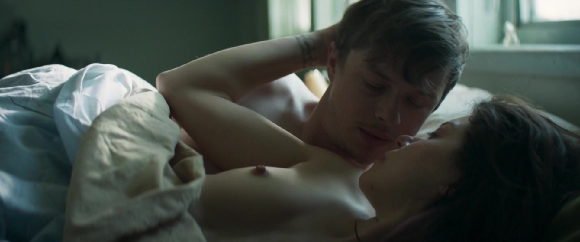 Tatiana Maslany - Two Lovers and a Bear (2016) celebrity hot scene