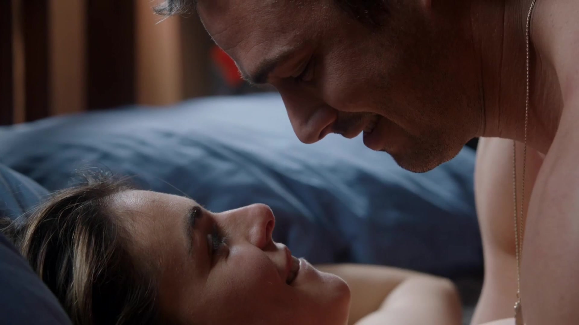 Serinda Swan - Chicago Fire s03e08 (2014) celebs hot scene